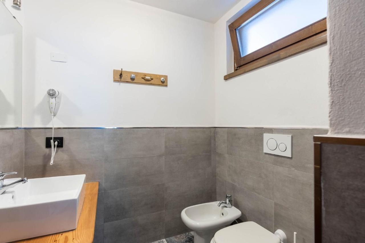 Residence Alessio Bezzecca Bagian luar foto
