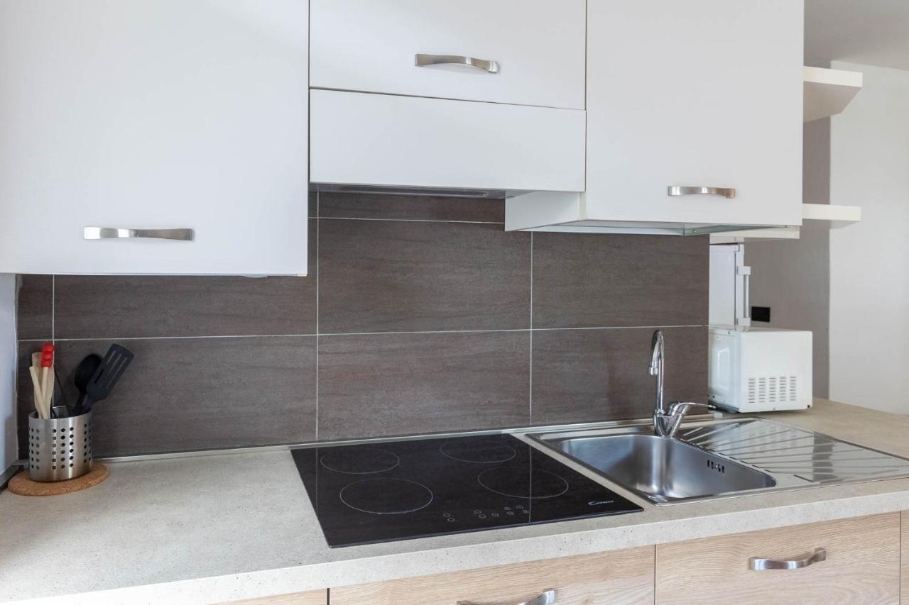 Residence Alessio Bezzecca Bagian luar foto