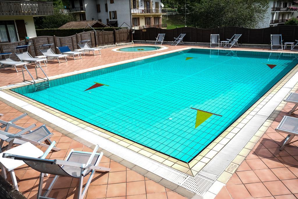 Residence Alessio Bezzecca Bagian luar foto