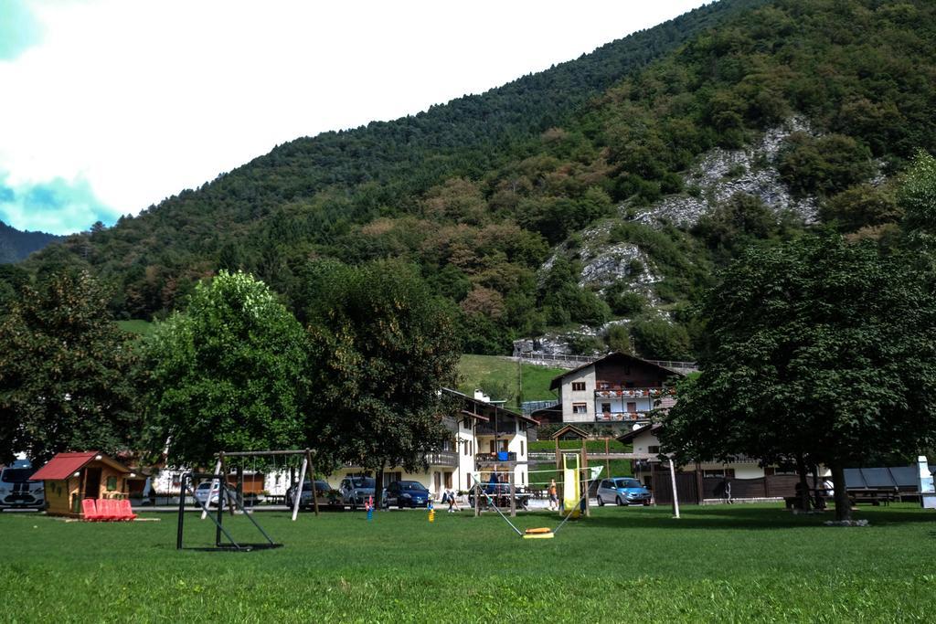 Residence Alessio Bezzecca Bagian luar foto