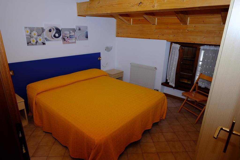 Residence Alessio Bezzecca Bagian luar foto
