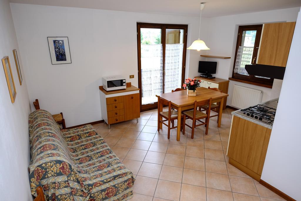 Residence Alessio Bezzecca Bagian luar foto